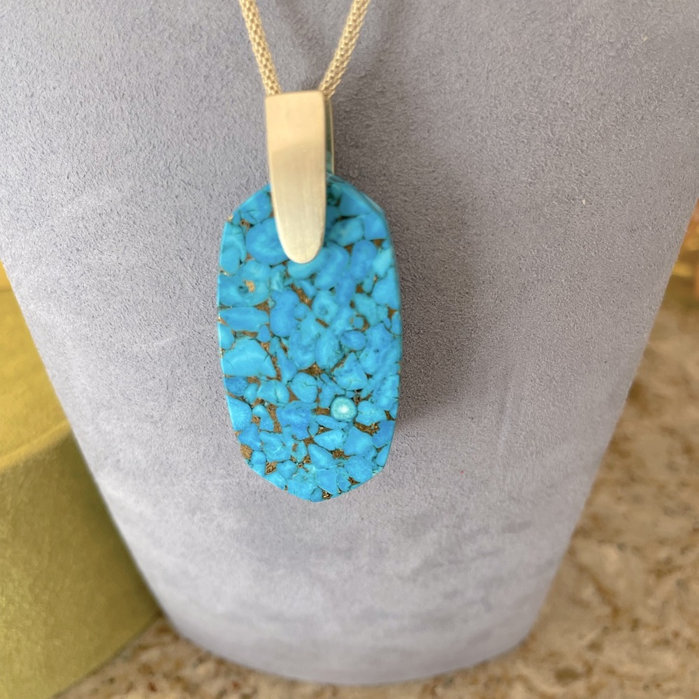 Kendra Scott limited edition piece